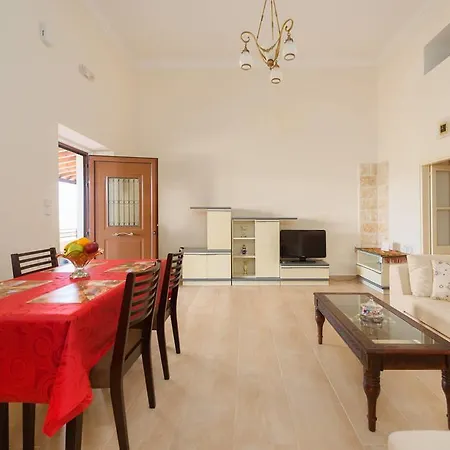 Traditional House Apartment Theológos