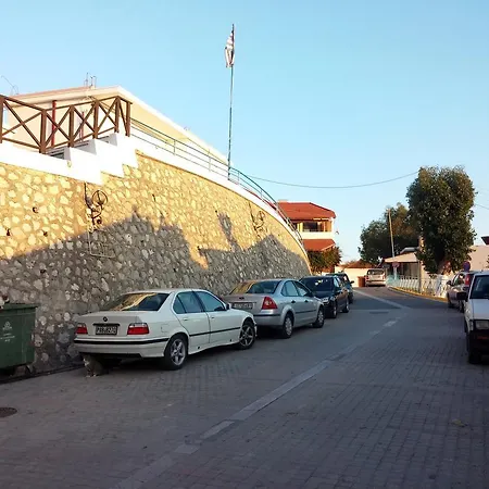 Traditional House Theológos